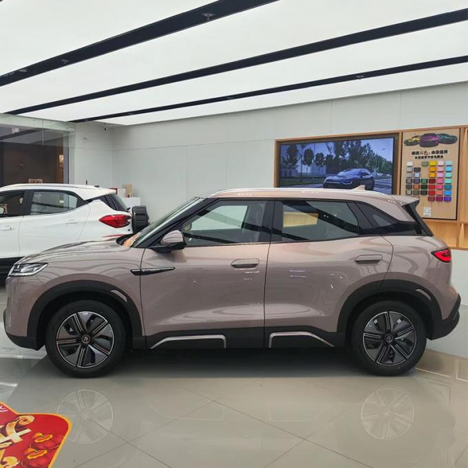 Elektryczny samochód elektryczny 2025 BYD Yuan up Elektryczny samochód z zasięgiem 401 km W pełni elektryczny 1